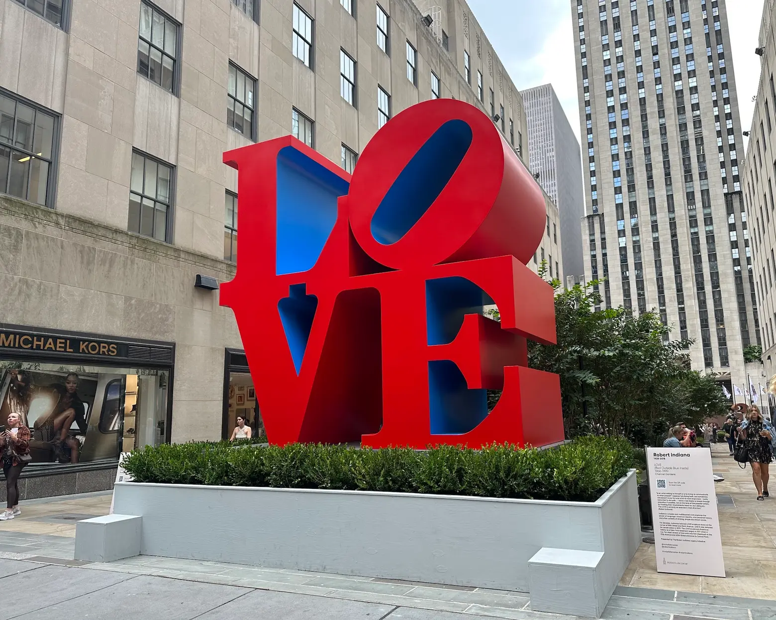 robert-indiana-rock-center.jpg